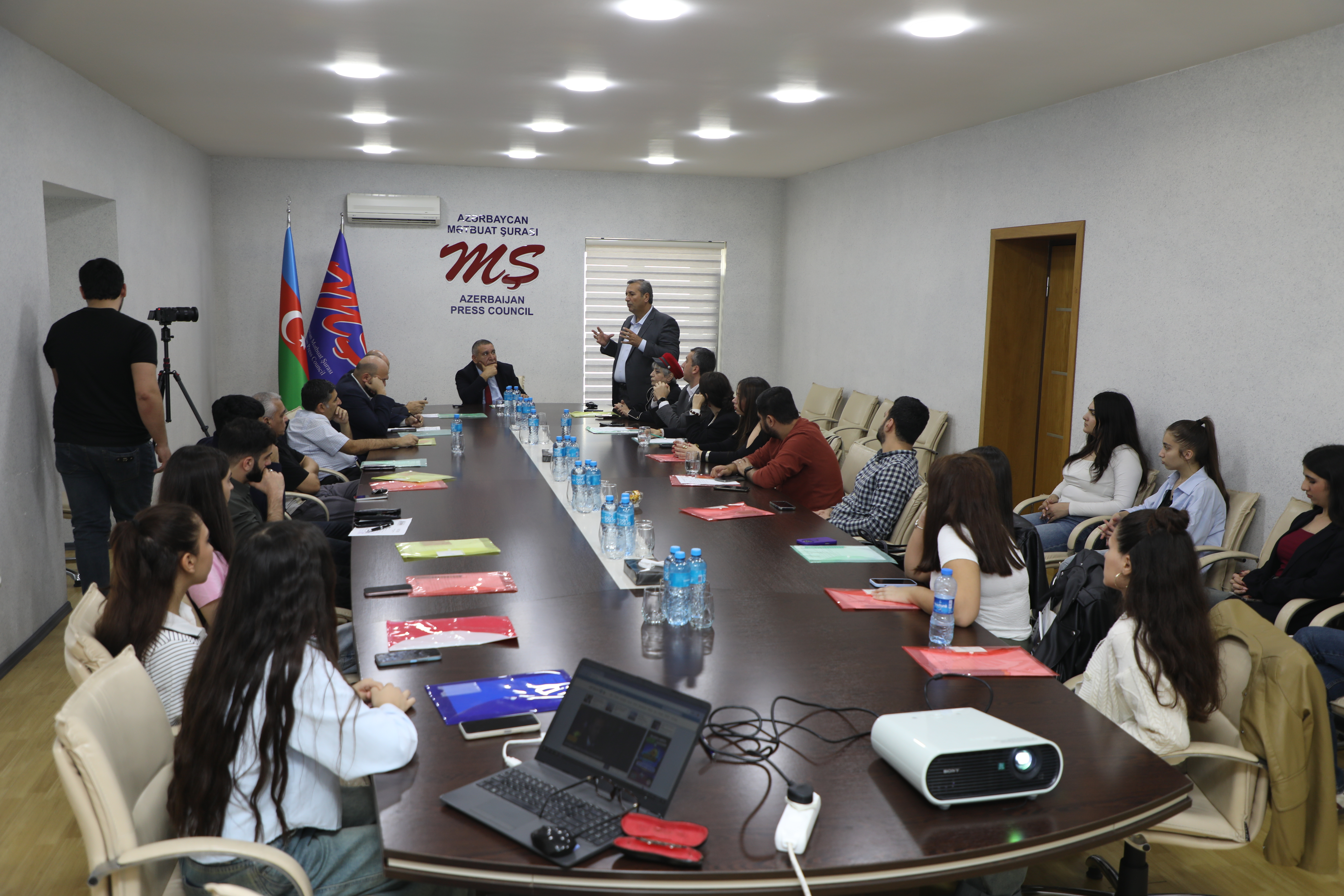 “Sosial şəbəkələrdə informasiya təhlükəsizliyi” mövzusunda konfrans keçirilib